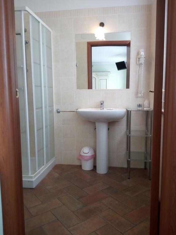 Bb Mambrotta Guest House San Martino Buon Albergo Ngoại thất bức ảnh