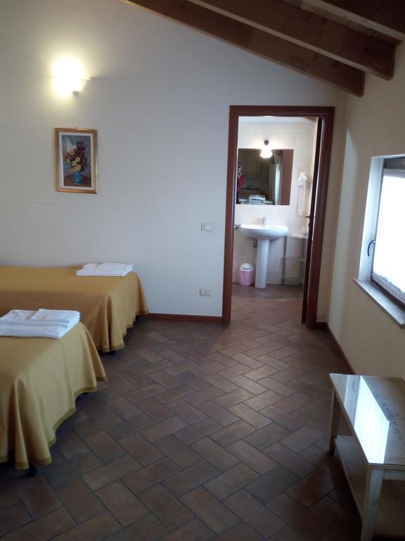 Bb Mambrotta Guest House San Martino Buon Albergo Ngoại thất bức ảnh