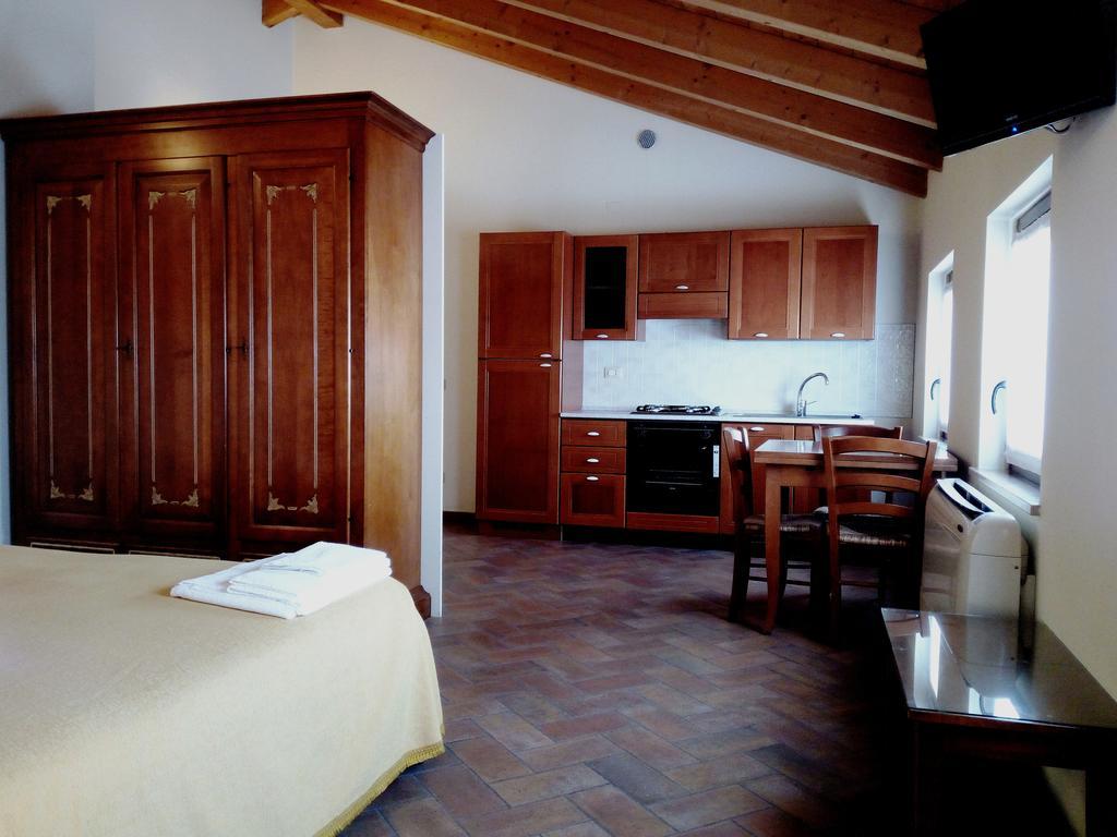 Bb Mambrotta Guest House San Martino Buon Albergo Ngoại thất bức ảnh