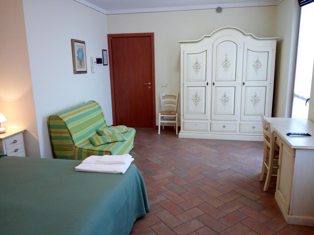 Bb Mambrotta Guest House San Martino Buon Albergo Ngoại thất bức ảnh